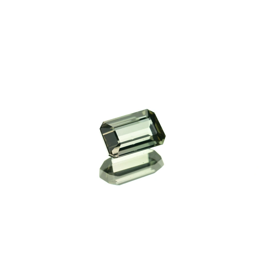 2.66ct Bi-Colour Tourmaline 3 2.66ct Bi-Colour Tourmaline